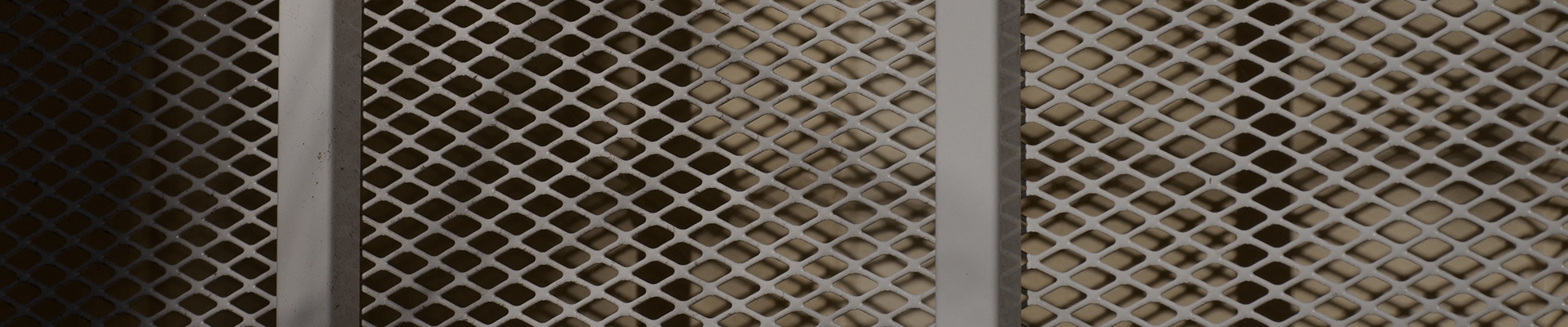 Functional protections in expanded metal mesh Fils Functional protections in expanded metal mesh Fils